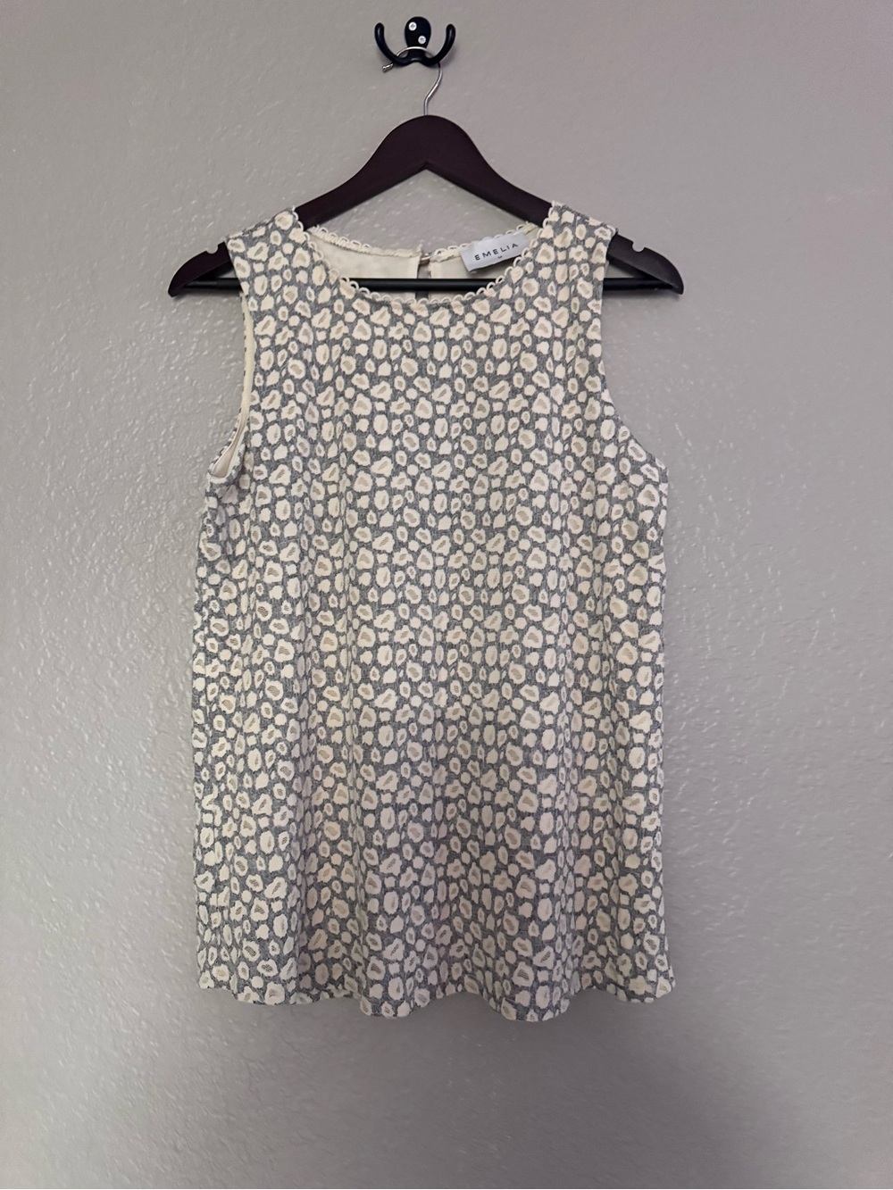 Emelia • Sleeveless Blouse • Medium